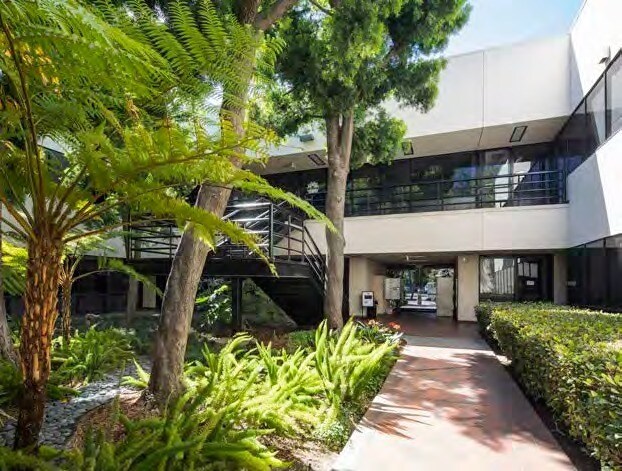 More Photos Of 16600 Sherman Way, Van Nuys Office For Lease