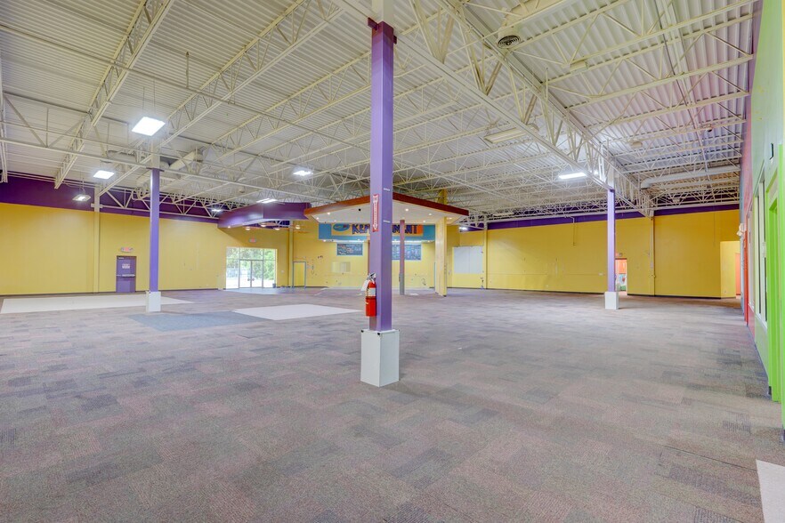 More Photos Of 4952 Centre Pointe Dr, North Charleston Freestanding For Lease