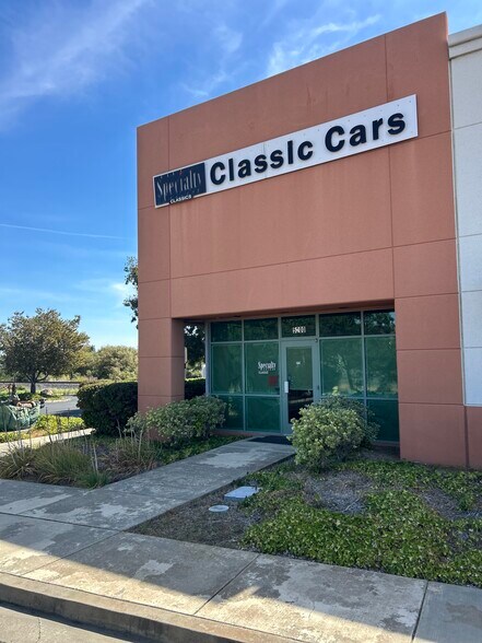 More Photos Of 5200-5234 Gateway Plaza Dr, Benicia Flex For Sale