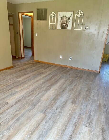 More Photos Of 305 Main St, Bellville Apartments For Sale