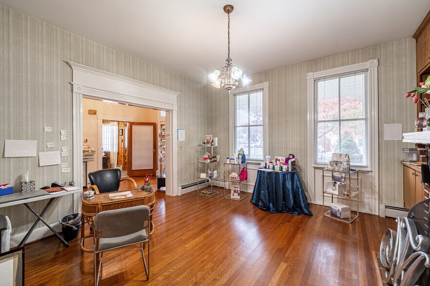 More Photos Of 664 Boulevard, Colonial Heights Office For Sale