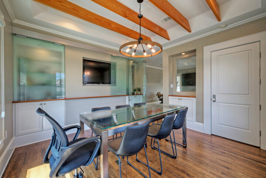 More Photos Of 4524 Burnet Rd, Austin Office For Sale