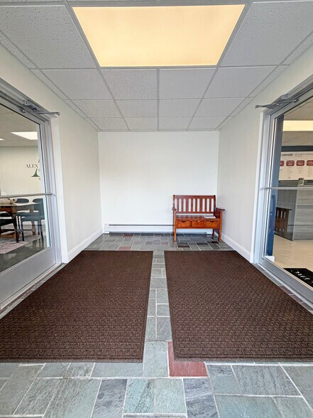 More Photos Of 860 Main St, Sanford Medical For Sale