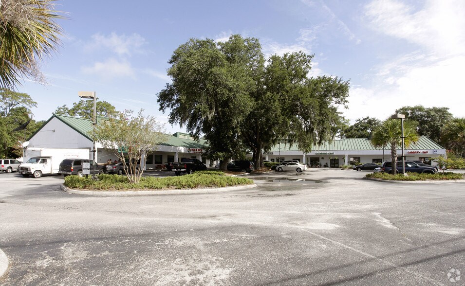 Primary Photo Of 1124 Sam Rittenberg Blvd, Charleston General Retail For Lease