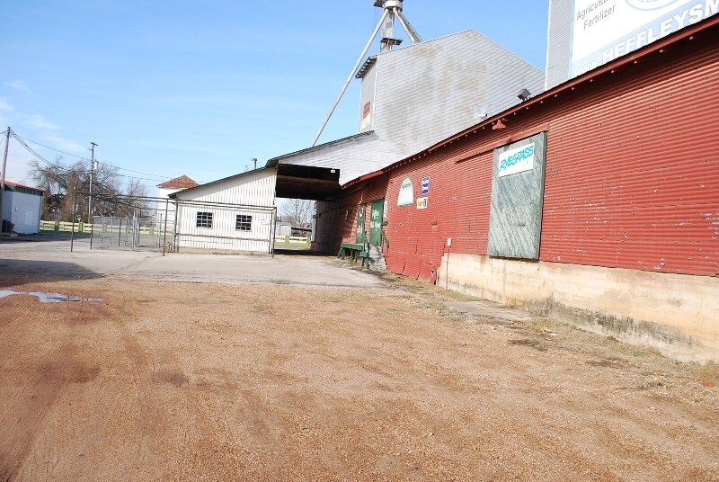 More Photos Of 1010 Austin St, Columbus Flex For Lease