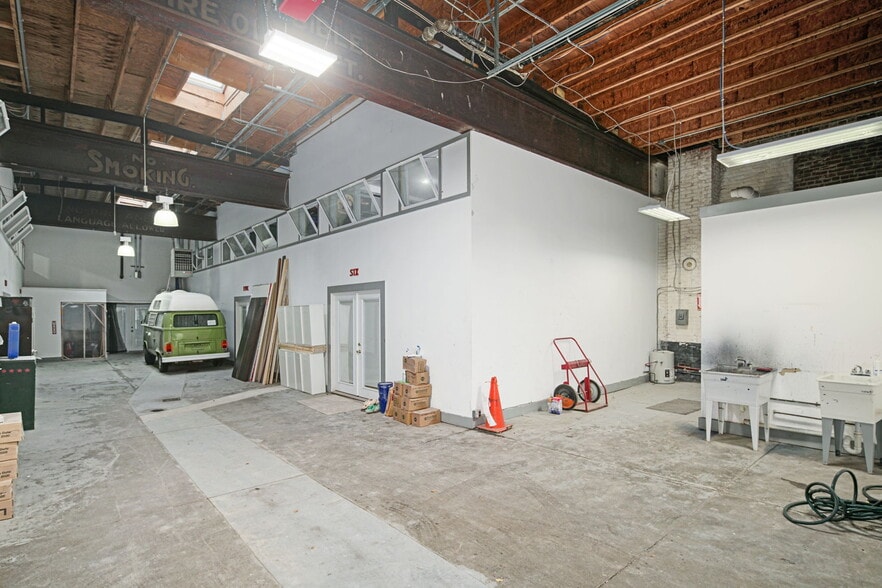 More Photos Of 2969 Salmon, Philadelphia Office For Sale