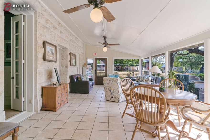 More Photos Of 137 Old San Antonio Rd, Boerne Apartments For Sale