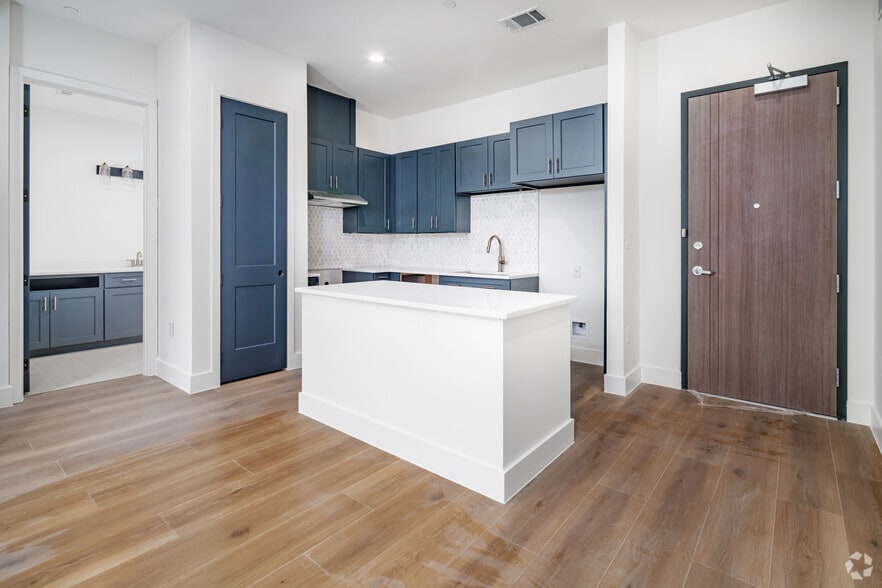 More Photos Of 10899 S Hausman Rd, San Antonio Apartments For Sale