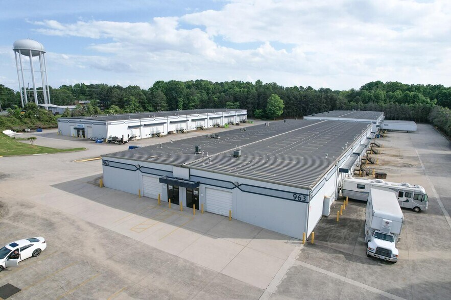 More Photos Of 963 N Burnt Hickory Rd, Douglasville Unknown For Lease