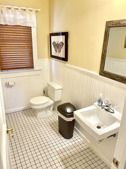 More Photos Of 440 S Perry St, Lawrenceville Office For Lease