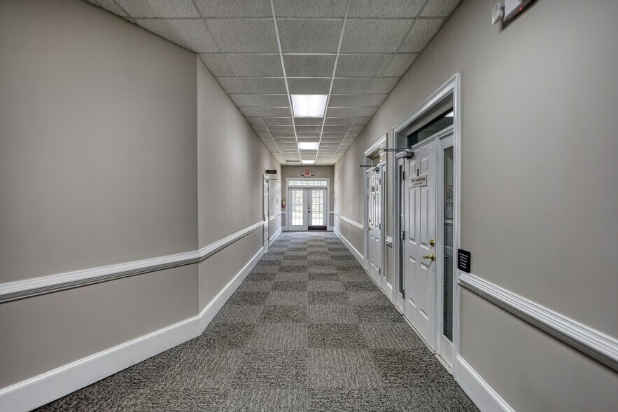 More Photos Of 1229 Royal Dr, Conyers Office For Sale