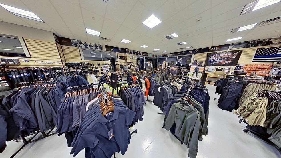 More Photos Of 3763 Imperial St, Frederick Showroom For Sale