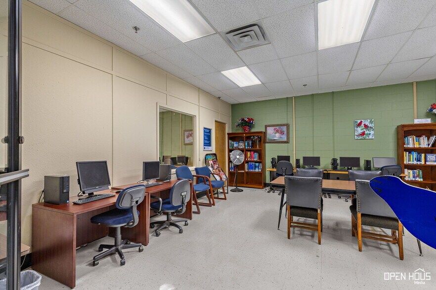 More Photos Of 2813 Central Fwy E, Wichita Falls Industrial For Sale