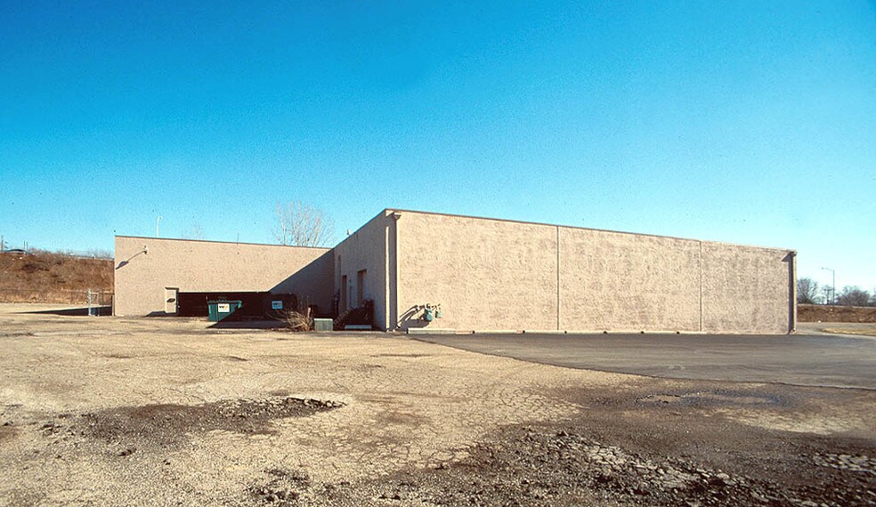 More Photos Of 2135 S James Rd, Columbus Warehouse For Lease