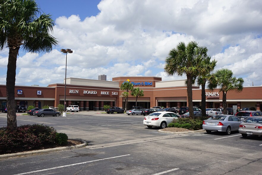 Primary Photo Of 6102 Westheimer Rd, Houston Unknown For Lease