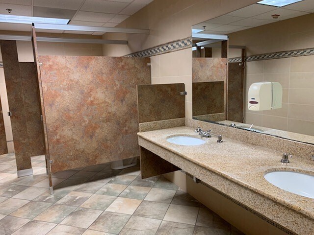 More Photos Of 1881 Western Ave, Albany Medical For Lease