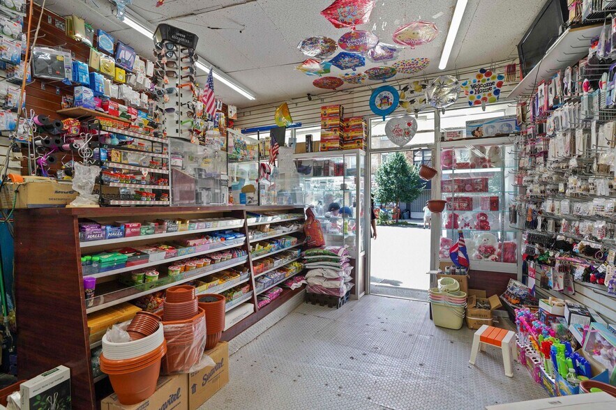 More Photos Of 6703 Myrtle Ave, Glendale Apartments For Sale