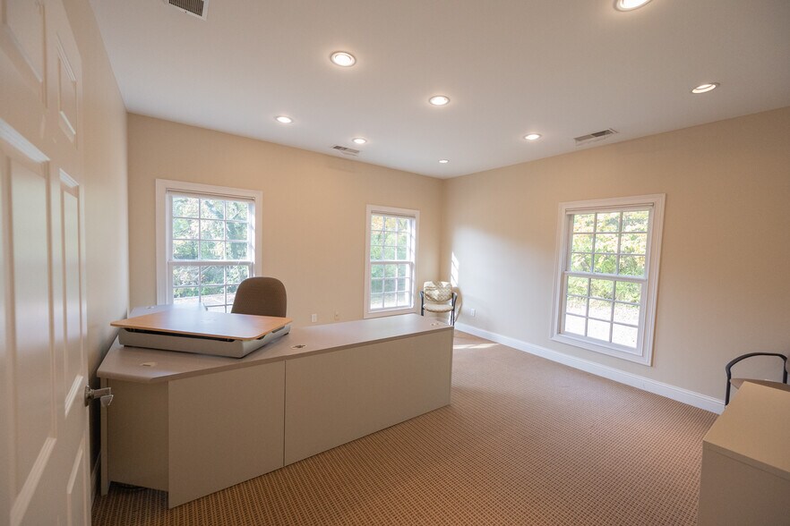 More Photos Of 7775 Cooper Rd, Montgomery Office For Lease