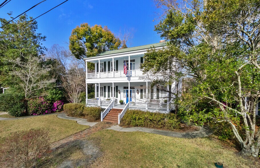 More Photos Of 112 S Magnolia St, Summerville Office Residential For Lease