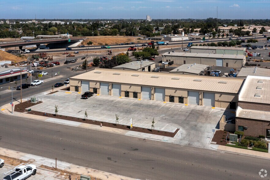 More Photos Of 1600 Olympic Ave, Turlock Warehouse For Lease