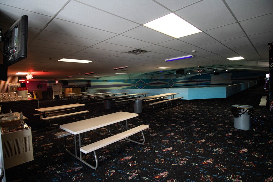 More Photos Of 1621 S Choctaw Rd, Choctaw Skating Rink For Sale