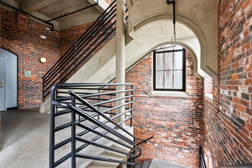 More Photos Of 2 Storer St, Kennebunk Office For Lease