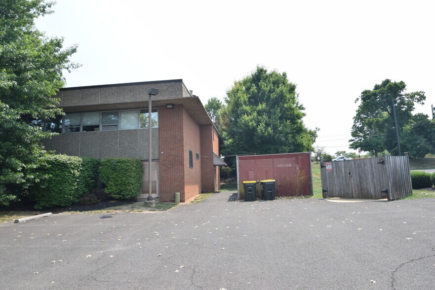 More Photos Of 315 W State St, Doylestown Medical For Sale