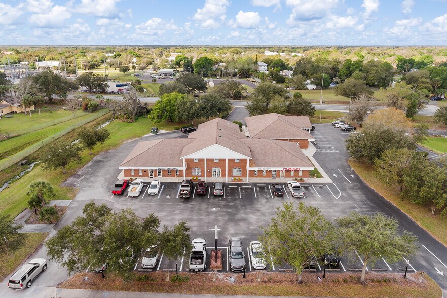 More Photos Of 301 N Brevard Ave, Arcadia Storefront Retail Office For Lease