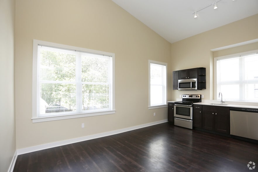 More Photos Of 1059 Wealthy St SE, Grand Rapids Apartments For Lease