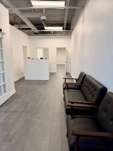 More Photos Of 7000 Charleston Shores Blvd, Lake Worth Freestanding For Lease