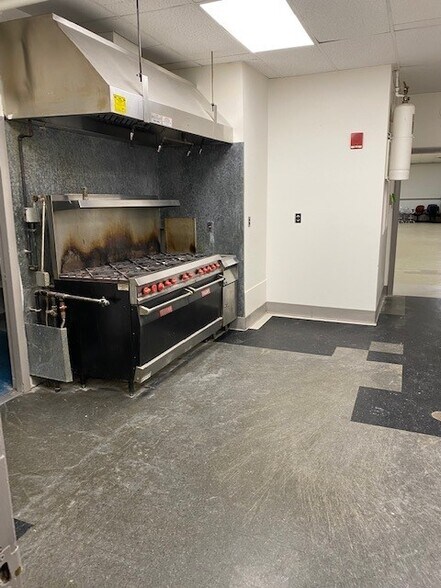 More Photos Of 35 W Brook St, Manchester Industrial For Sale