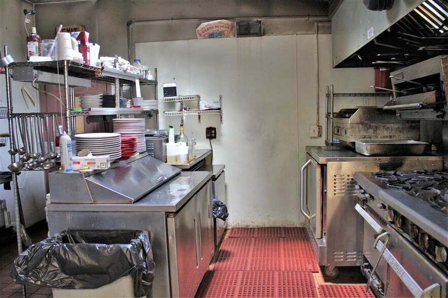 More Photos Of 1208 6th Ave, Huntington Restaurant For Sale