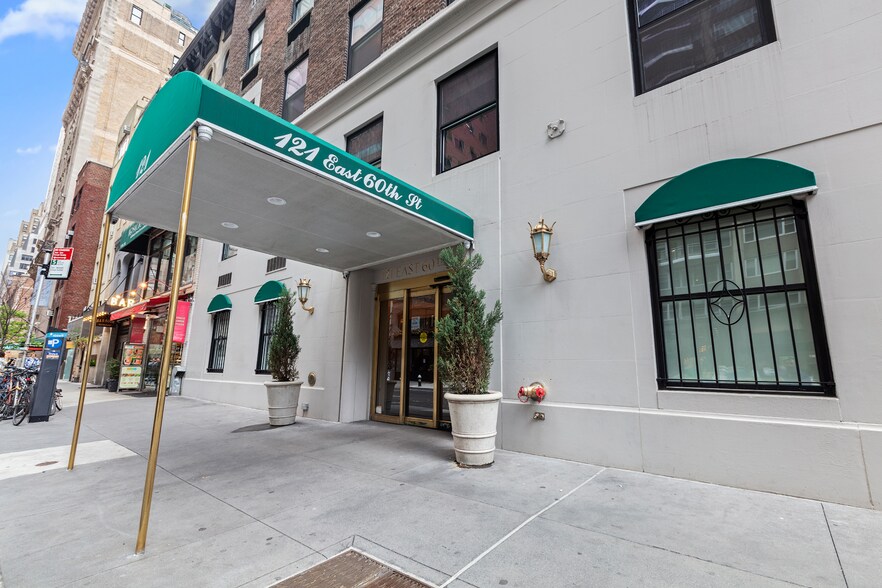 More Photos Of 121 E 60th St, New York Medical For Sale