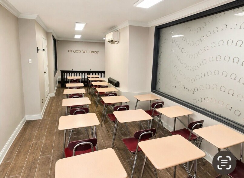 More Photos Of 186 Clinton Ave, Newark Office For Lease