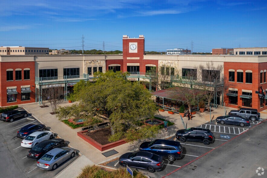 More Photos Of 700 E Sonterra Blvd, San Antonio Unknown For Lease