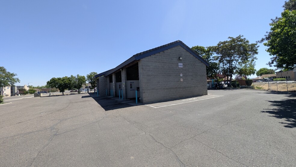 More Photos Of 311 Van Giesen Street, Richland Carwash For Sale
