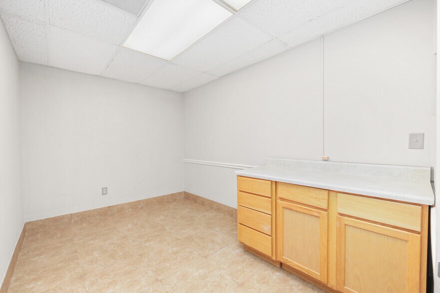 More Photos Of 2054 Park St, Jacksonville Medical For Lease