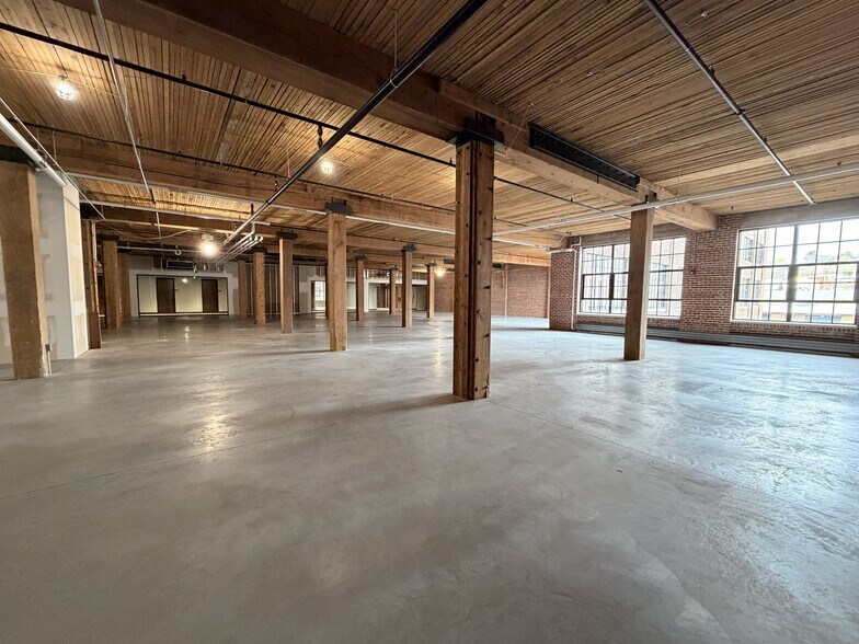 More Photos Of 1000 Jackson St, Dubuque Office For Lease
