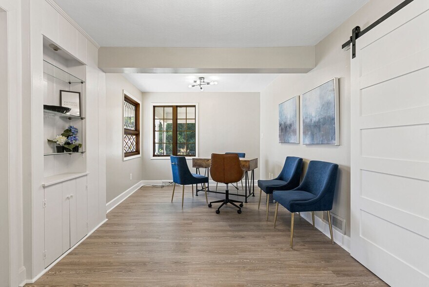 More Photos Of 454 Big Hill Ave, Richmond Office For Sale