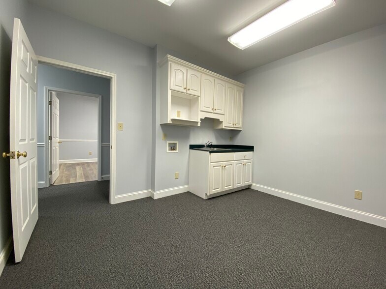 More Photos Of 1552 Union Rd, Gastonia Medical For Lease