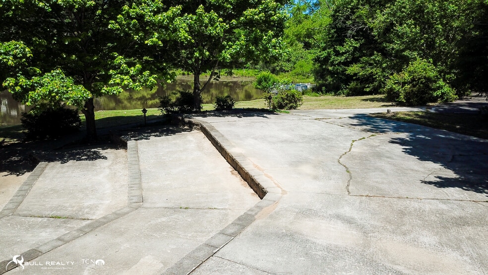More Photos Of 348 Highway 9 S, Dawsonville Lodge Meeting Hall For Sale