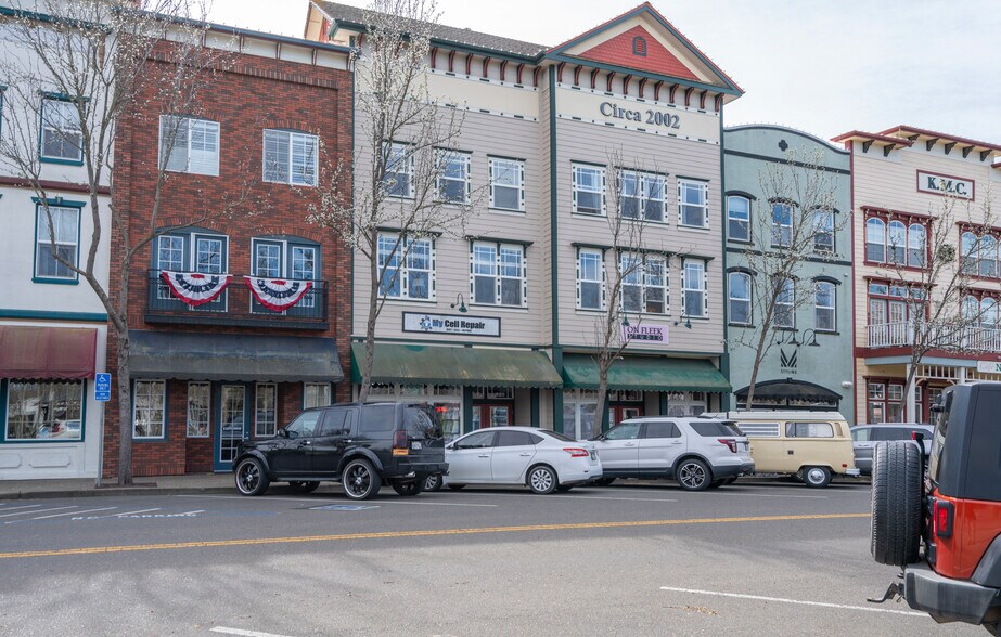 More Photos Of 9071 Windsor Rd, Windsor General Retail For Lease