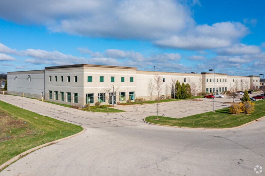 More Photos Of 9875 S Stern St, Oak Creek Warehouse For Lease