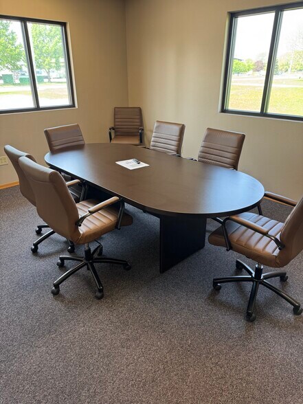 More Photos Of 563 Carter Ct, Kimberly Office For Lease
