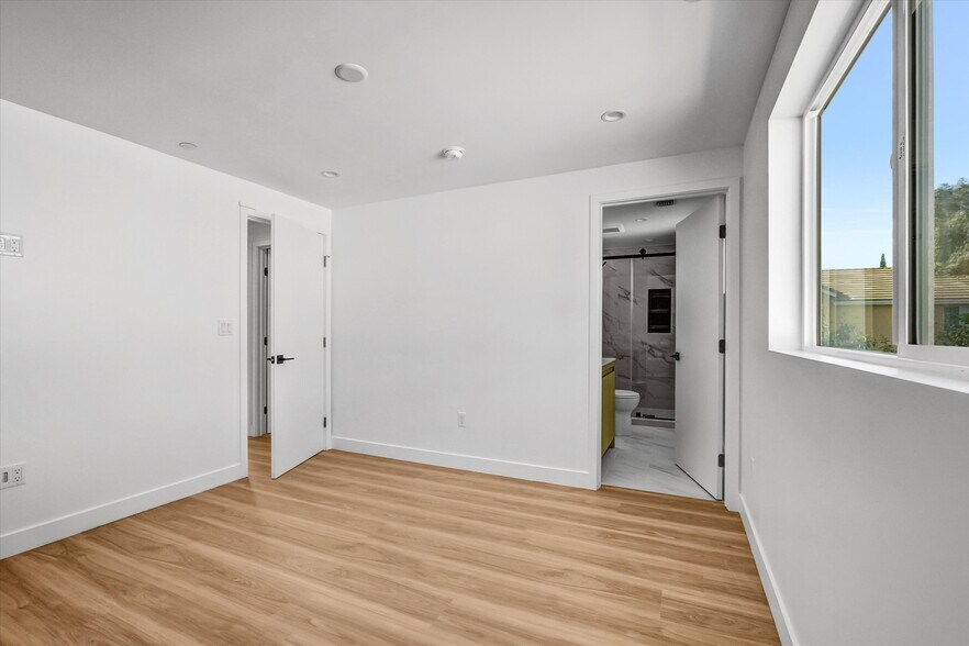 More Photos Of 7322 Newcastle Ave, Reseda Apartments For Sale