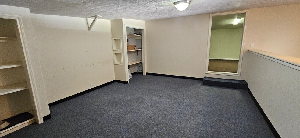 More Photos Of 130 Grand Ave, Bacliff Warehouse For Sale