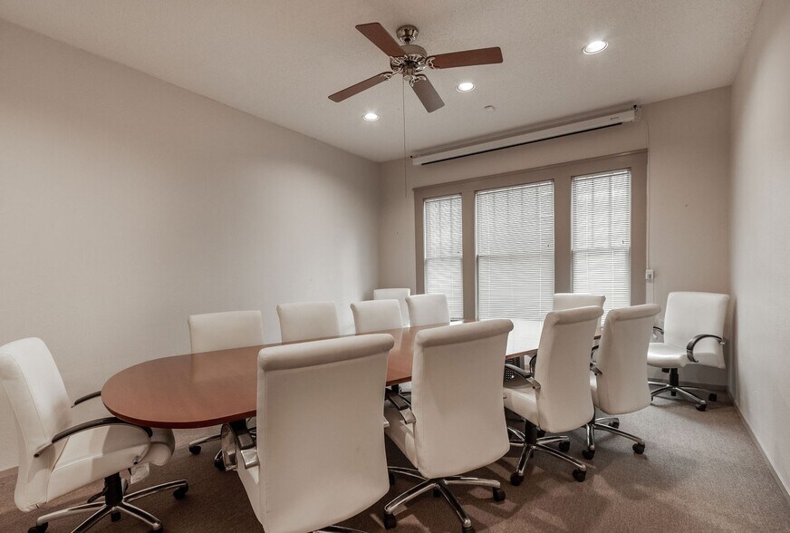 More Photos Of 1305 San Antonio St, Austin Office For Sale