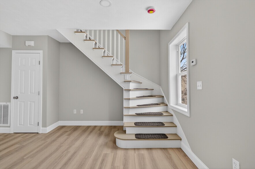 More Photos Of 165 Grant St, Fall River Apartments For Sale
