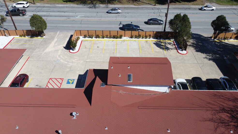 More Photos Of 909 S Frio St, San Antonio Hotel For Lease