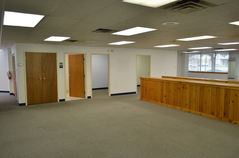 More Photos Of 283 2nd Street Pike, Southampton Office For Sale